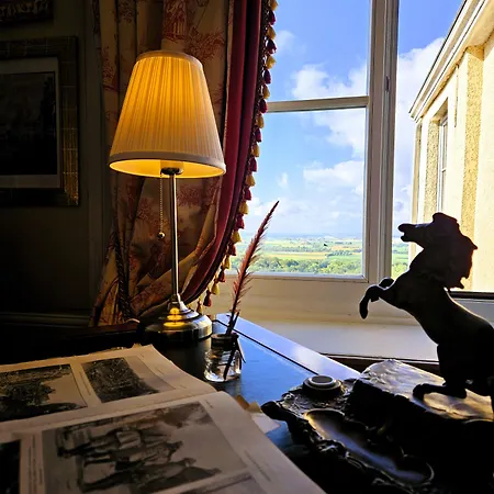 מלון Chatellerie De Schoebeque 4*